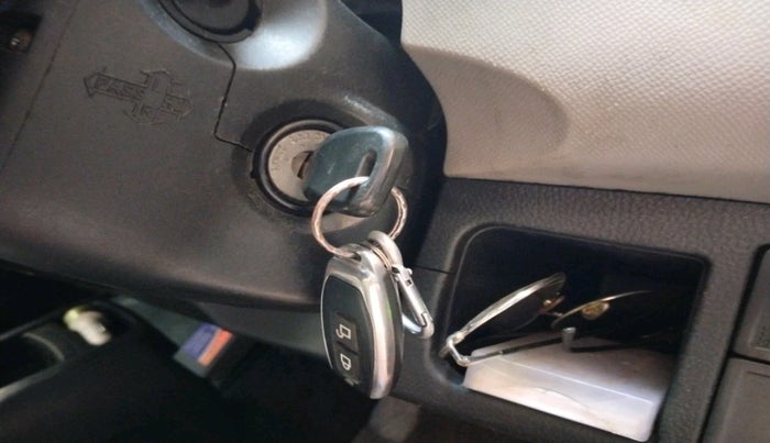 2013 Maruti Wagon R 1.0 LXI CNG, Petrol, Manual, 2,29,857 km, interior