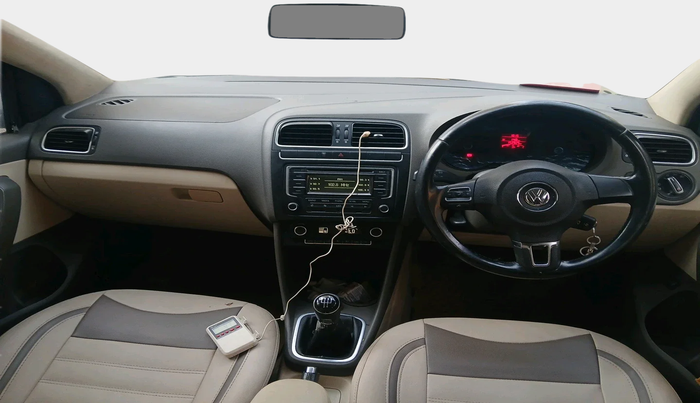 2013 Volkswagen Vento HIGHLINE DIESEL 1.6, Diesel, Manual, 1,52,925 km, interior