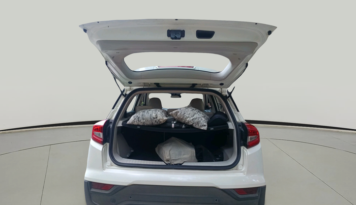 2021 Mahindra XUV300 W8 (O) 1.2 PETROL AMT, Petrol, Automatic, 32,638 km, exterior