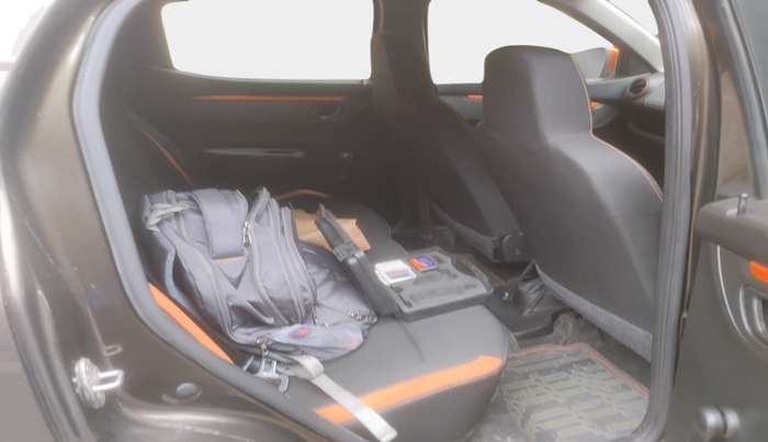2017 Renault Kwid CLIMBER 1.0, Petrol, Manual, 15,953 km, interior