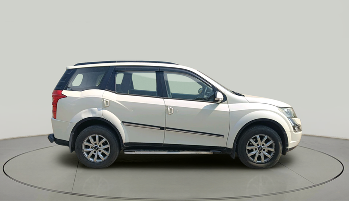 2017 Mahindra XUV500 W8 AWD, Diesel, Manual, 1,09,618 km, exterior