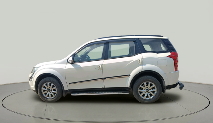 2017 Mahindra XUV500 W8 AWD, Diesel, Manual, 1,09,618 km, exterior