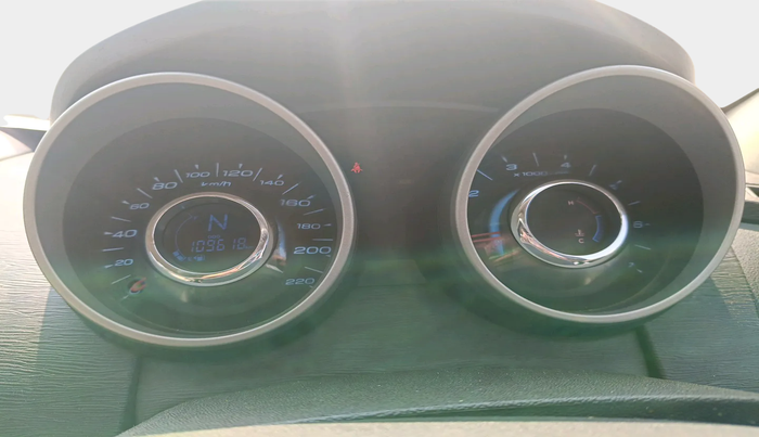 2017 Mahindra XUV500 W8 AWD, Diesel, Manual, 1,09,618 km, interior