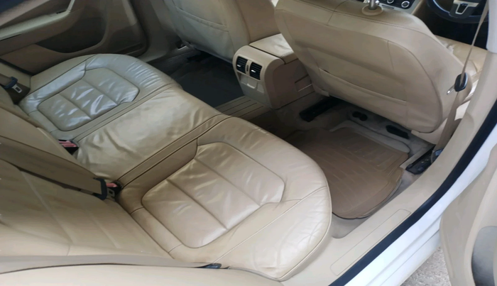 2012 Volkswagen Passat COMFORTLINE 2.0 TDI MT, Diesel, Manual, 1,13,170 km, interior