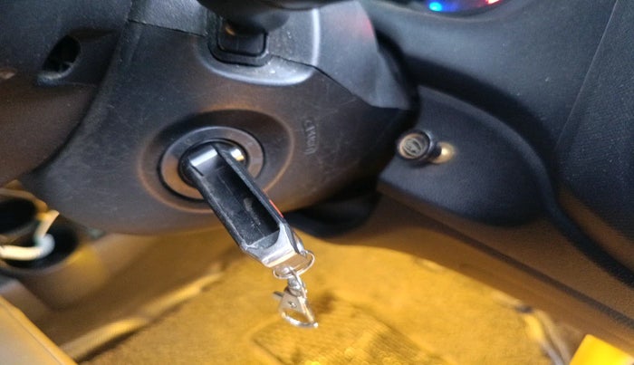 2014 Honda Mobilio 1.5L I-VTEC S, Petrol, Manual, 1,31,690 km, interior