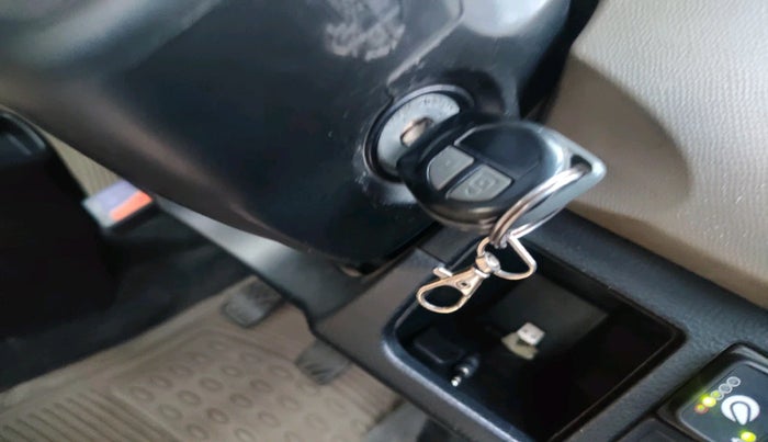 2013 Maruti Wagon R 1.0 VXI, Petrol, Manual, 83,518 km, interior