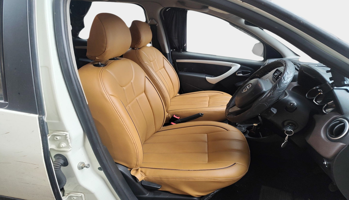 2017 Nissan Terrano XL (P), Petrol, Manual, 66,263 km, interior