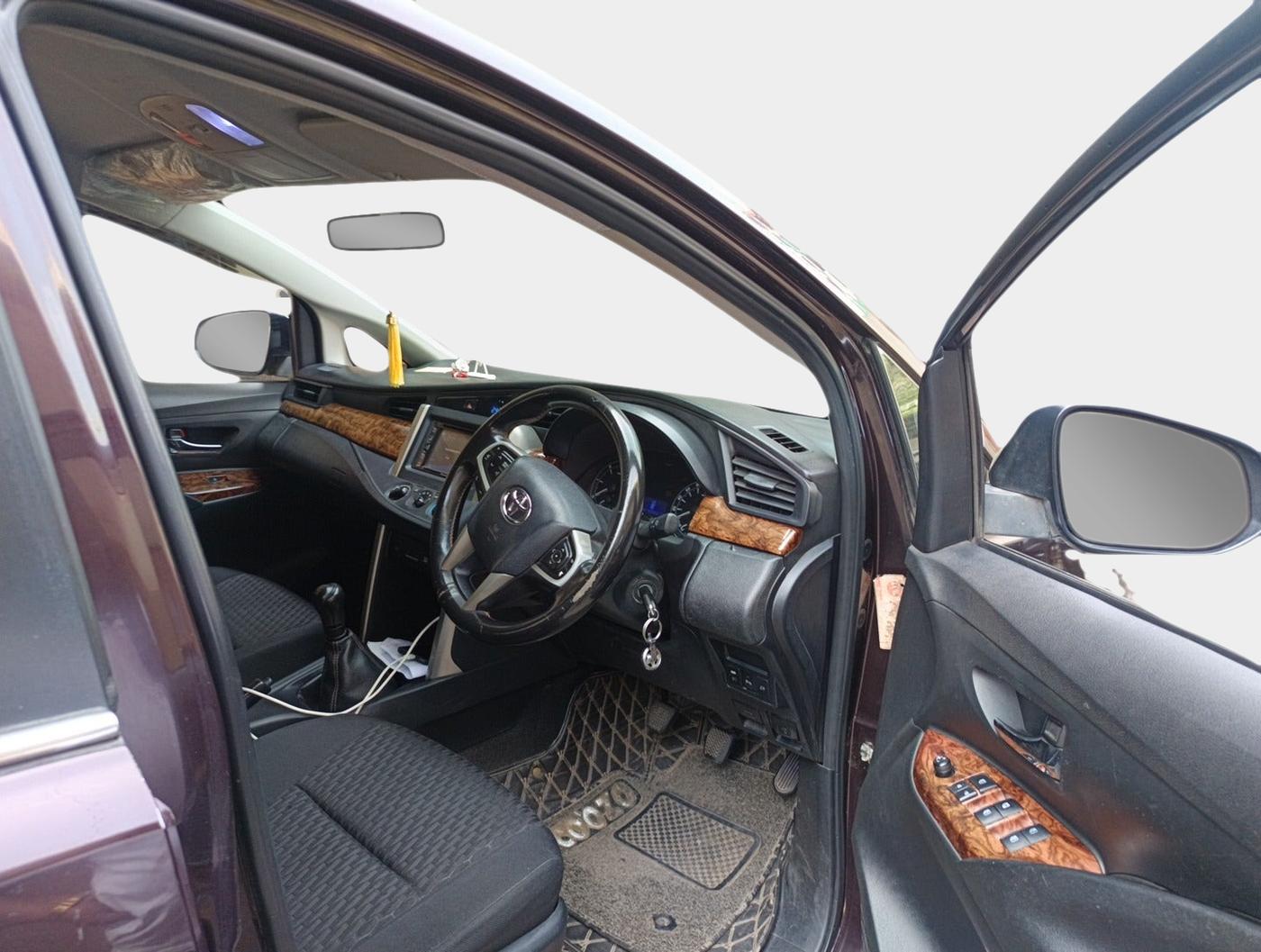 2016 Toyota Innova Crysta 2.4 G 8 STR, Diesel, Manual, 75,391 km, interior