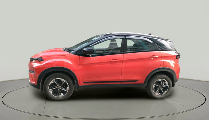 2023 Tata NEXON FEARLESS + SUNROOF AMT DUAL TONE 1.5 DIESEL, Diesel, Automatic, 28,191 km, exterior
