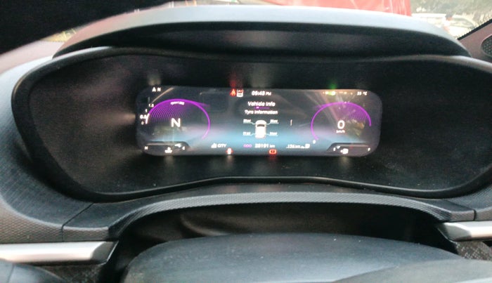 2023 Tata NEXON FEARLESS + SUNROOF AMT DUAL TONE 1.5 DIESEL, Diesel, Automatic, 28,191 km, interior