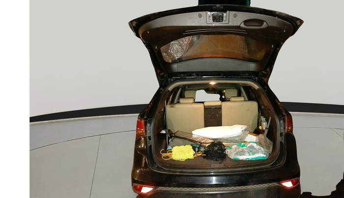 2016 Hyundai Santa Fe 2 WD AT, Diesel, Automatic, 1,33,161 km, exterior