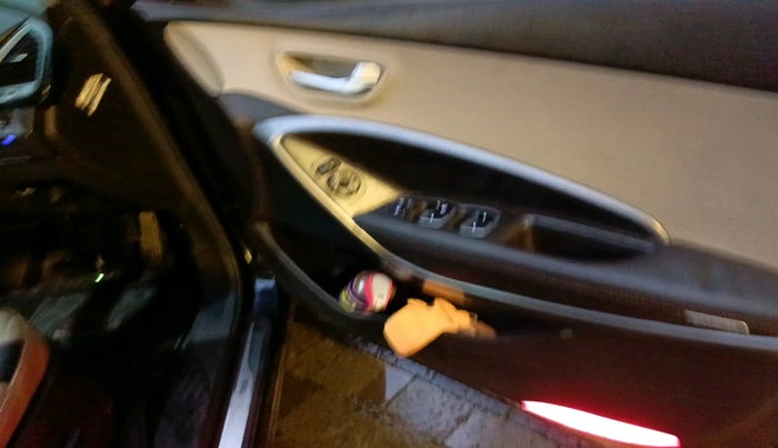 2016 Hyundai Santa Fe 2 WD AT, Diesel, Automatic, 1,33,161 km, interior