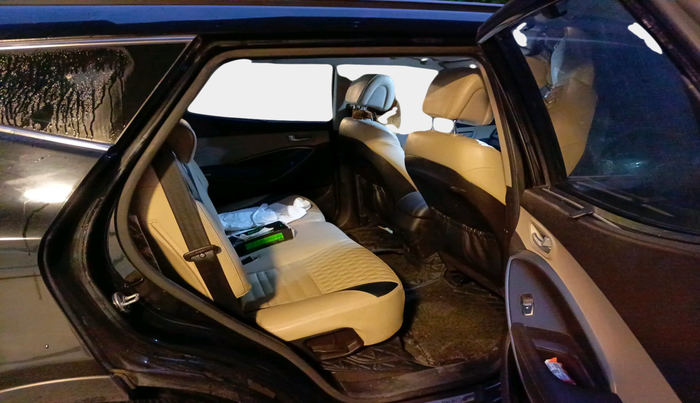 2016 Hyundai Santa Fe 2 WD AT, Diesel, Automatic, 1,33,161 km, interior