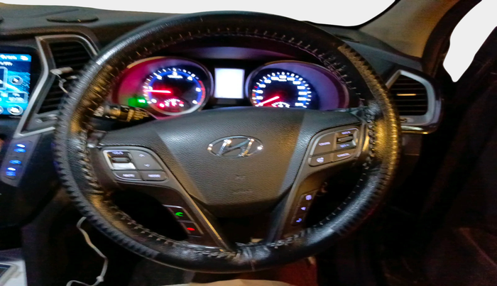 2016 Hyundai Santa Fe 2 WD AT, Diesel, Automatic, 1,33,161 km, interior