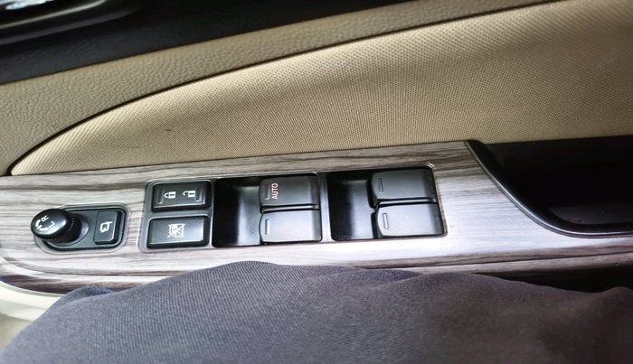 2022 Maruti Dzire ZXI CNG, Petrol, Manual, 51,221 km, interior