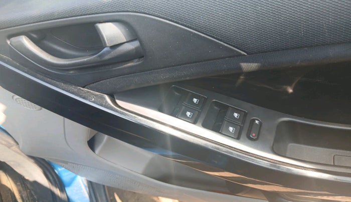 2018 Tata NEXON XM PETROL, Petrol, Manual, 80,037 km, interior