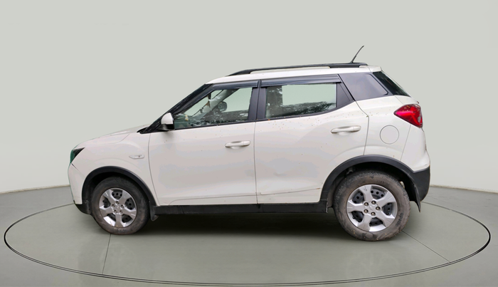 2022 Mahindra XUV300 W6 1.2 PETROL AMT, Petrol, Automatic, 38,420 km, exterior