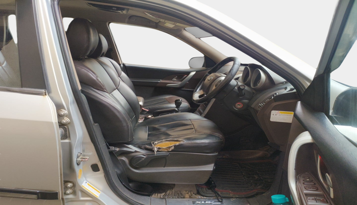 2013 Mahindra XUV500 W8, Diesel, Manual, 3,99,294 km, interior