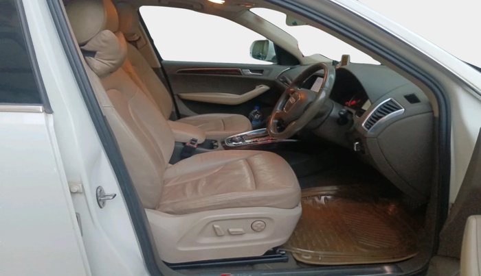 2012 Audi Q5 2.0 TDI QUATTRO, Diesel, Automatic, 82,942 km, interior