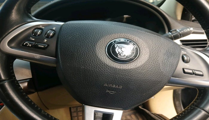 2014 Jaguar XF 2.2 DIESEL LUXURY, Diesel, Automatic, 86,579 km, interior