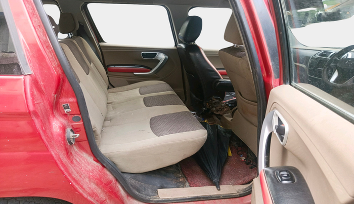 2017 Mahindra TUV300 T8, Diesel, Manual, 2,61,699 km, interior