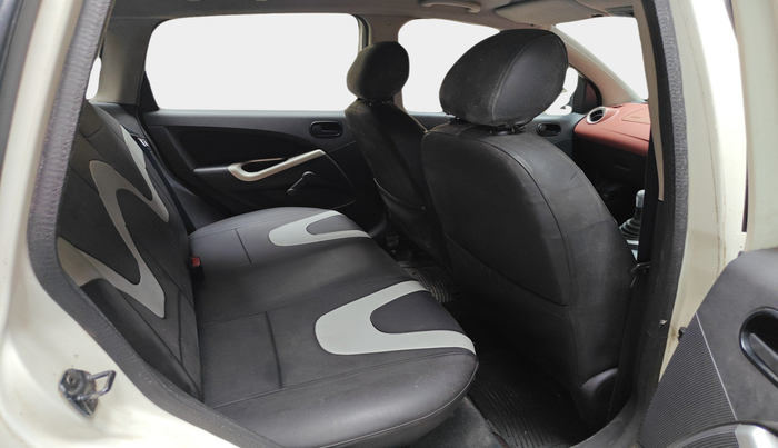 2010 Ford Figo TITANIUM 1.4 DIESEL, Diesel, Manual, 2,23,110 km, interior