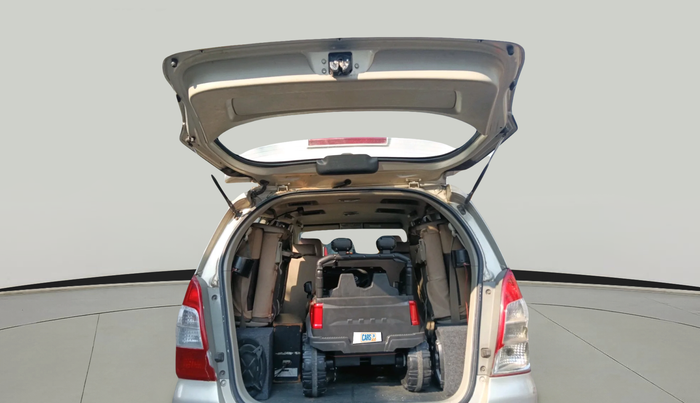 2012 Toyota Innova GX 2.5 7 STR, Diesel, Manual, 2,02,982 km, exterior