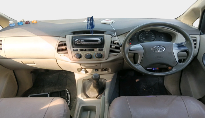 2012 Toyota Innova GX 2.5 7 STR, Diesel, Manual, 2,02,982 km, interior