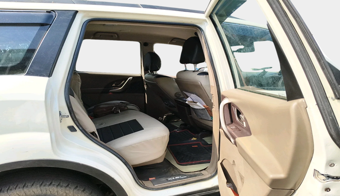 2014 Mahindra XUV500 W8, Diesel, Manual, 78,613 km, interior