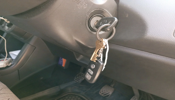 2011 Maruti Swift Dzire LXI, Petrol, Manual, 2,24,714 km, interior