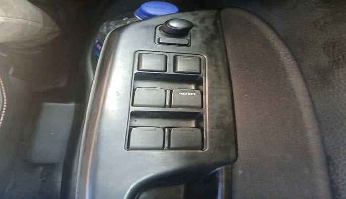 2015 Maruti Swift VXI, Petrol, Manual, 79,274 km, interior