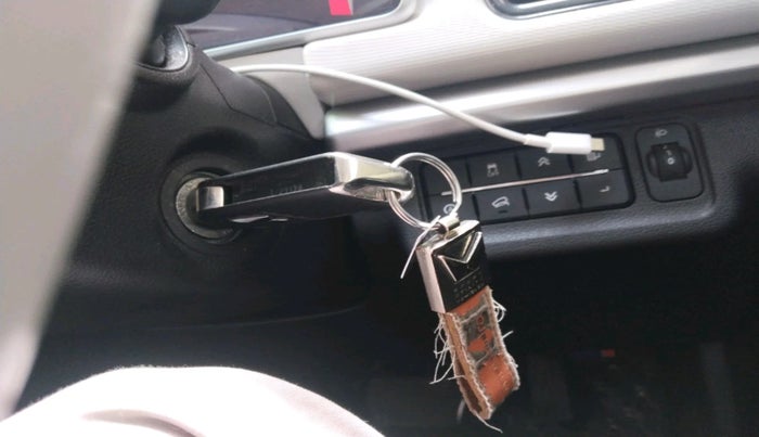 2023 Mahindra XUV700 AX 5 D AT 7 STR, Diesel, Automatic, 29,747 km, interior