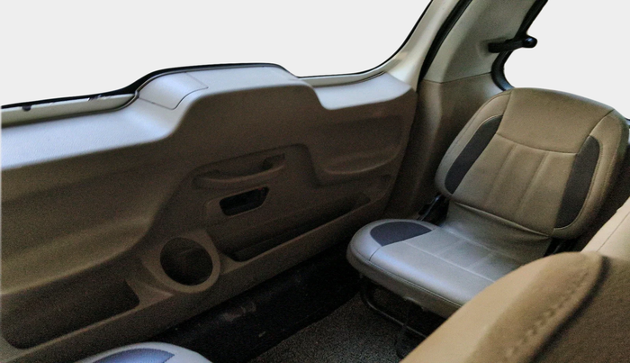 2016 Mahindra TUV300 T8, Diesel, Manual, 1,69,398 km, interior