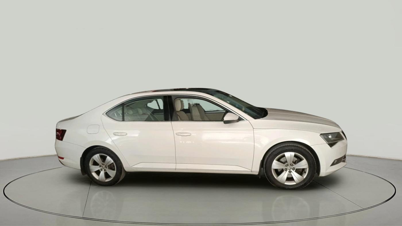 2017 Skoda Superb STYLE 1.8 TSI MT, Petrol, Manual, 40,953 km, exterior