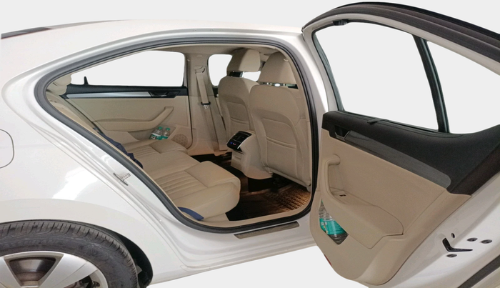 2017 Skoda Superb STYLE 1.8 TSI MT, Petrol, Manual, 40,953 km, interior