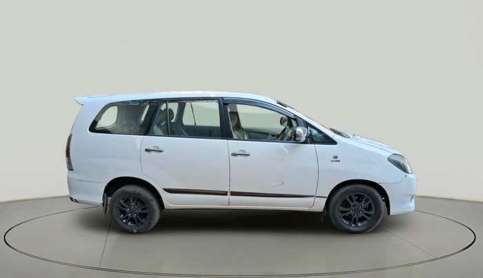 2011 Toyota Innova V 2.5 7 STR, Diesel, Manual, 2,61,437 km, exterior