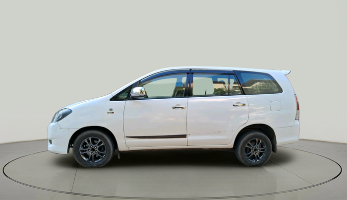 2011 Toyota Innova V 2.5 7 STR, Diesel, Manual, 2,61,437 km, exterior