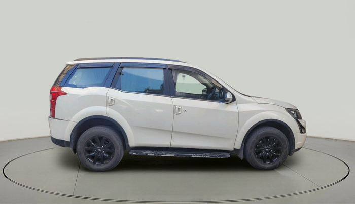 2016 Mahindra XUV500 W10, Diesel, Manual, 1,46,887 km, exterior