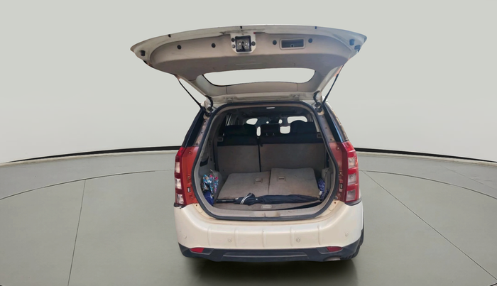 2016 Mahindra XUV500 W10, Diesel, Manual, 1,46,887 km, exterior