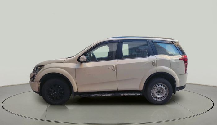 2016 Mahindra XUV500 W10, Diesel, Manual, 1,46,887 km, exterior