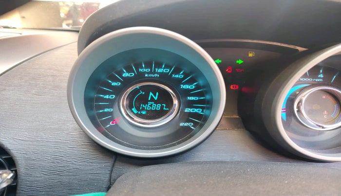 2016 Mahindra XUV500 W10, Diesel, Manual, 1,46,887 km, interior