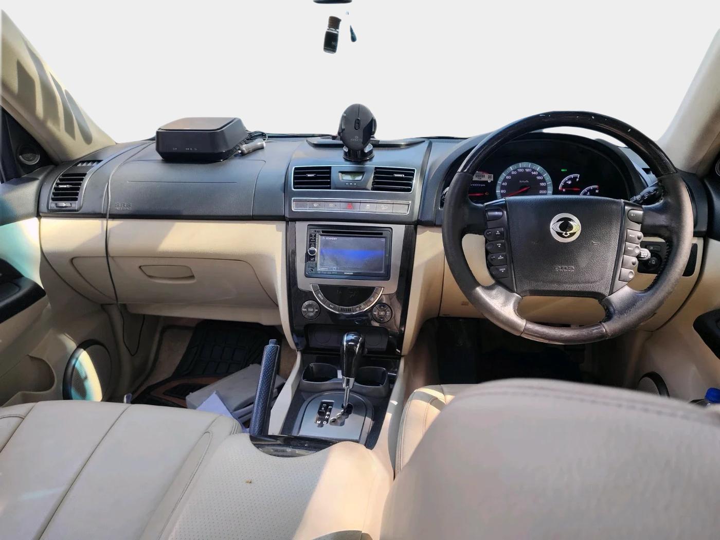 2015 Ssangyong Rexton RX7, Diesel, Automatic, 1,14,051 km, interior