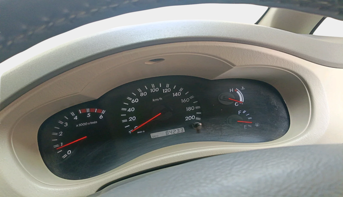 2011 Toyota Innova V 2.5 8 STR, Diesel, Manual, 84,233 km, interior