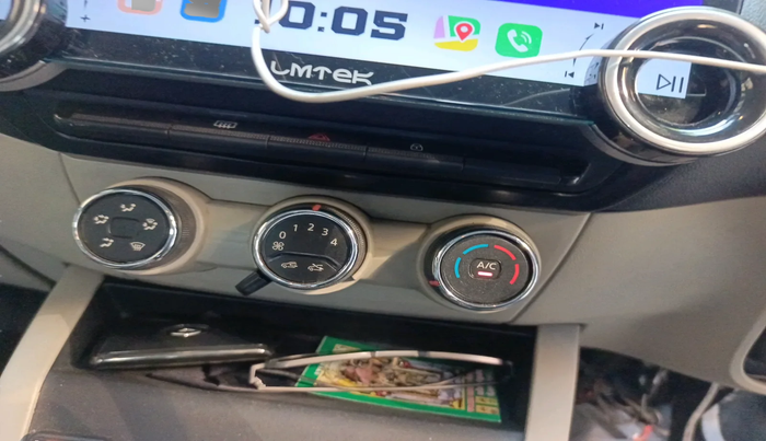 2022 Renault TRIBER RXZ AMT, Petrol, Automatic, 43,592 km, interior