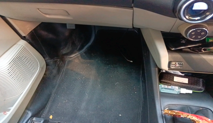 2022 Renault TRIBER RXZ AMT, Petrol, Automatic, 43,592 km, interior