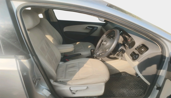 2012 Volkswagen Vento COMFORTLINE 1.6, Petrol, Manual, 1,04,890 km, interior