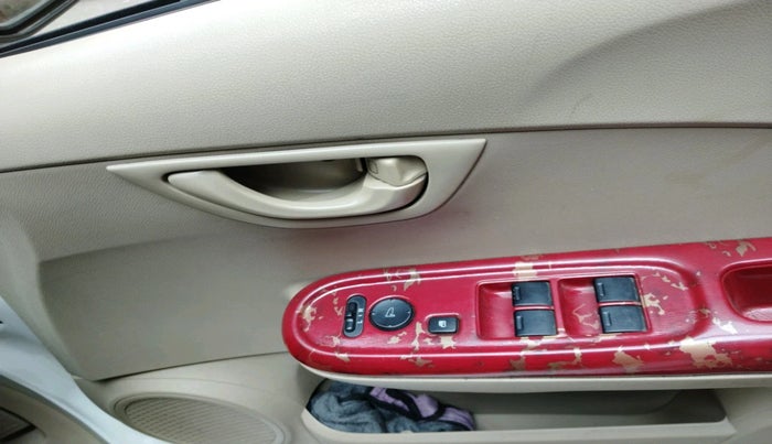 2013 Honda Amaze 1.5L I-DTEC S, Diesel, Manual, 1,24,627 km, interior