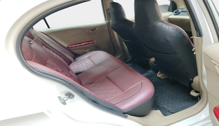 2013 Honda Amaze 1.5L I-DTEC S, Diesel, Manual, 1,24,627 km, interior
