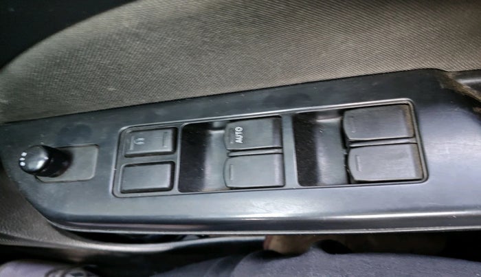 2012 Maruti Swift VXI, Petrol, Manual, 74,097 km, interior