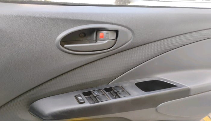 2012 Toyota Etios Liva G, Petrol, Manual, 85,327 km, interior